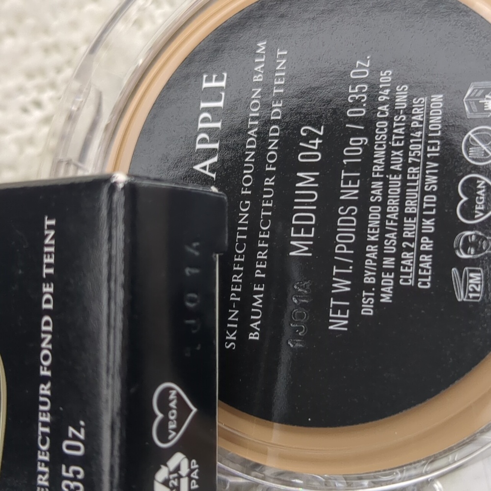 KVD (Kat Von D) Good Apple Foundation Balm in Medium (042), 10g/0.35oz - Picture 4 of 10